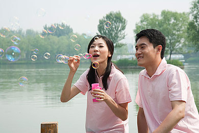 男生女生差差差差差轮滑鞋APP：趣味轮滑APP走红网络，激发年轻一代对运动热情