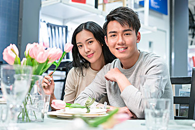 女人与公牛的婬乱生活：“印度部落禁忌行为：揭秘女人与公牛性行为背后的文化迷思与争议”