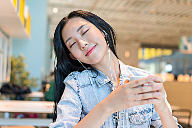 十六岁黄色软件：青春护航，揭秘青少年网络安全隐忧-1