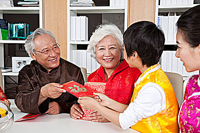 亲女让我进去了：亲情助力，梦想翱翔——探索人生旅程的温暖力量