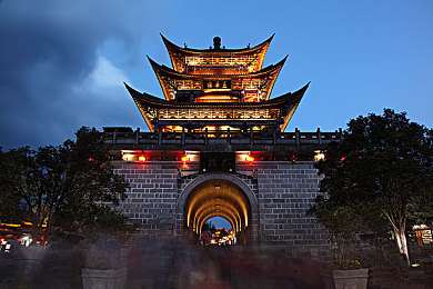 夜月直播www成人：夜月星河，娱乐盛宴，点亮你的夜晚星光-2