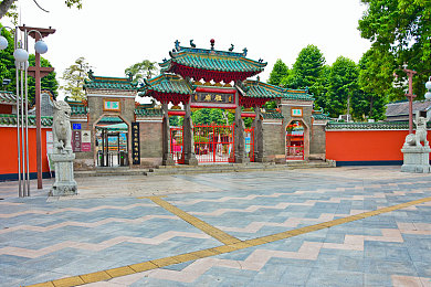 商务旅行戴帽子的女老板出行经典：精英女性新潮流,商旅必备帽饰提升职场魅力-2