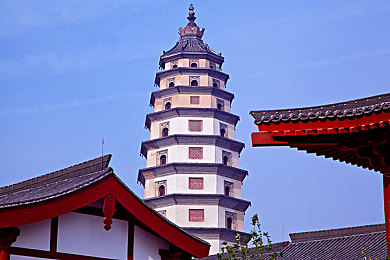 被女同桌扒开裤子握jiji：青春校园惊悚记：揭秘校园“瞬间”之谜-2