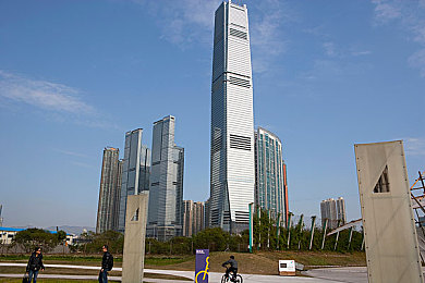 被按摩师玩弄到高潮：按摩师服务失当引发行业争议，顾客隐私遭侵犯，呼吁加强监管-2