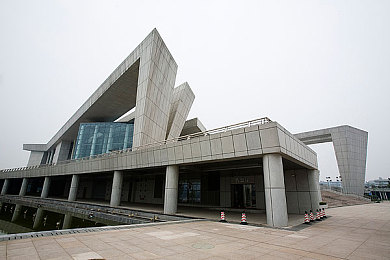 男生女生相查查查很痛30分：模拟疼痛竞技挑战，性别差异体验新乐趣