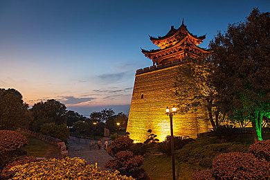 麻花传奇mv星空免费下载吃瓜：国产动画星光璀璨，《麻花传奇》星空MV免费闪耀引热议