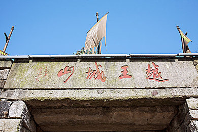黄色下载3.0.3每天无限免费大全苹果：苹果乐园秘境探宝，海量游戏免费畅玩