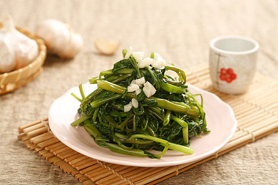 体育生边缘呻吟被榨精GV：“梦想边缘的呐喊：揭秘体育生身心困境与成长挑战”-2