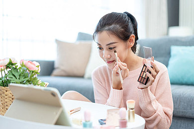 小马拉大车妈妈,姐姐：母女担当，合力绘就脱贫新画卷-3