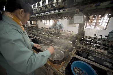 黑料社区 永久：网络秘境探秘：揭开娱乐幕后风云之地-4